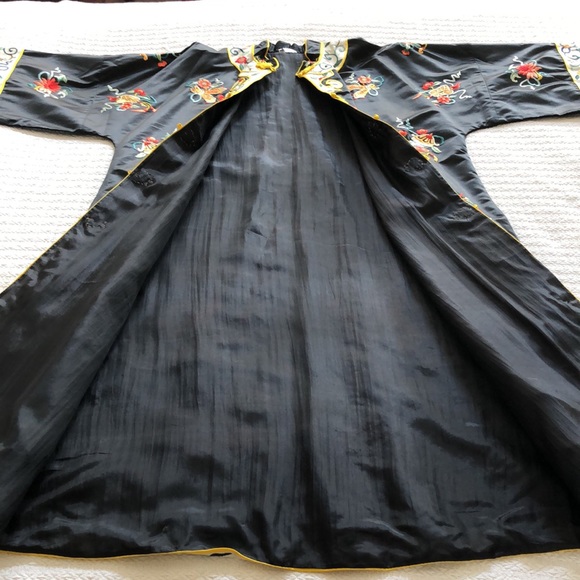 Vintage Silk Embroidered Jacket - Picture 10 of 11